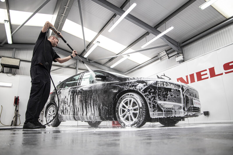 Nielsen’s own Graham playing with Snow Foam