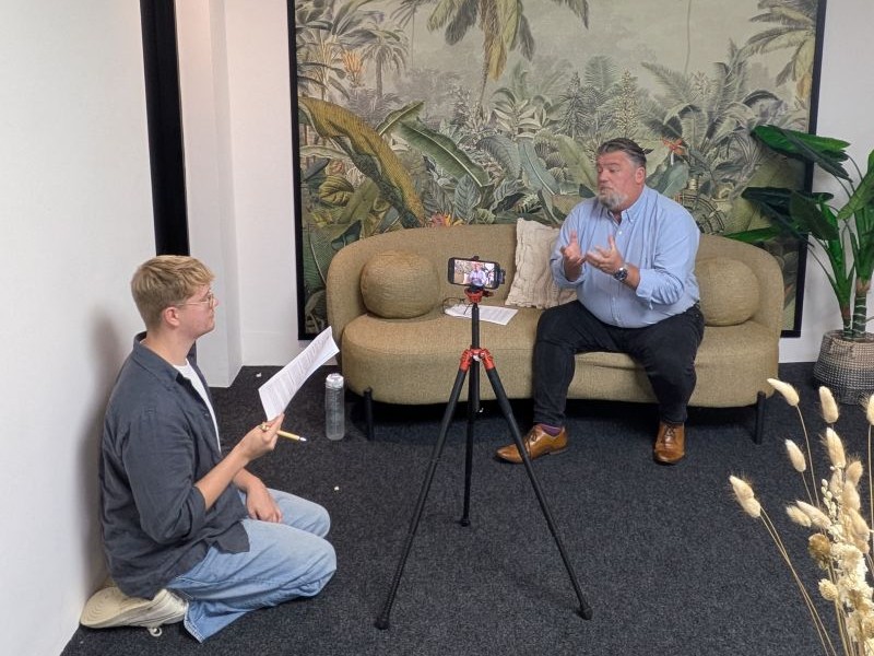 Tom and Warren Albutt working together on the SEO video for S2F during Tom's internship